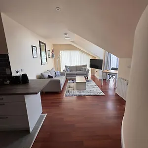  Apartment Washington Street